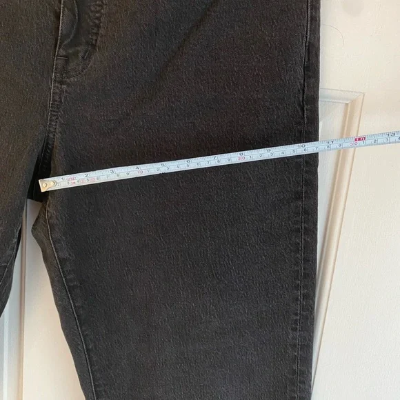 Madewell Curvy 90’s Straight Jeans - Black - Picture 6 of 8